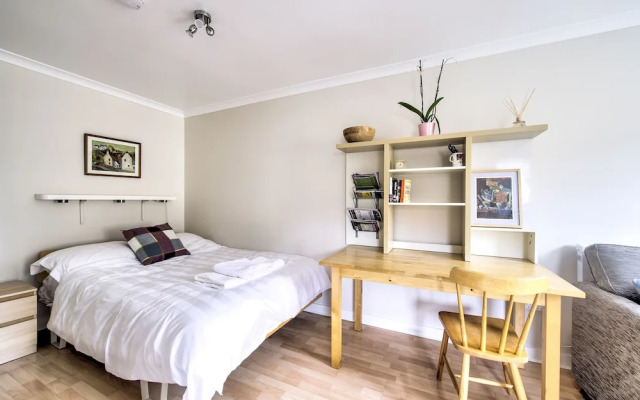 Dean Village Studio Apartment