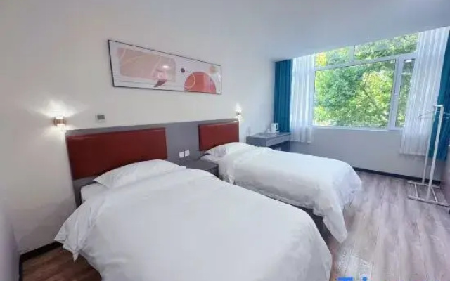 Shijiazhuang Yiyou Express Hotel (Youyi South Street Hebei Province Letters and Calls Bureau Branch)