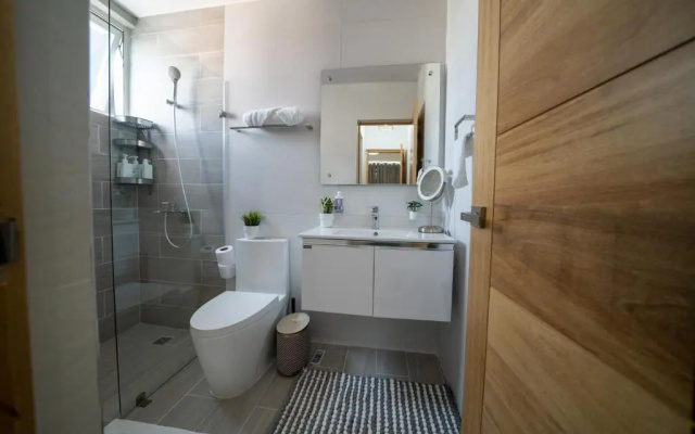 Sdq, Gym, Pool, 1br 2B, Downtown F7