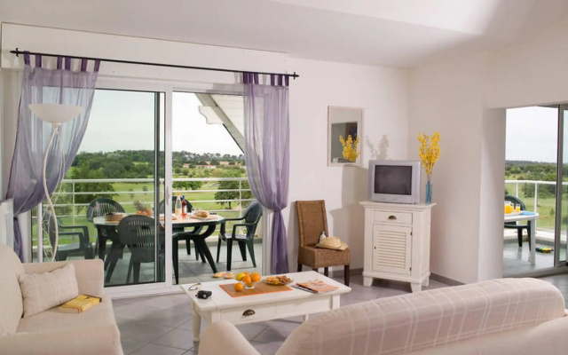 Charming apartment with dishwasher located at a golf course
