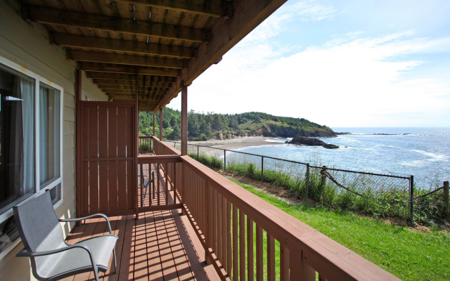 Clarion Inn Surfrider Resort