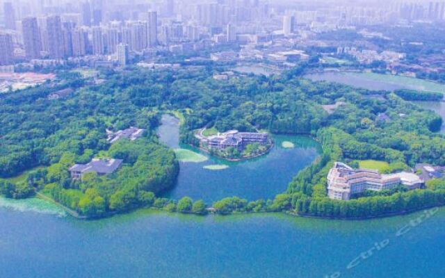 Отель ZMAX Hotels Wuhan East Lake Китай, Ухань - отзывы, цены и фото номеров - забронировать отель ZMAX Hotels Wuhan East Lake онлайн приотельная территория