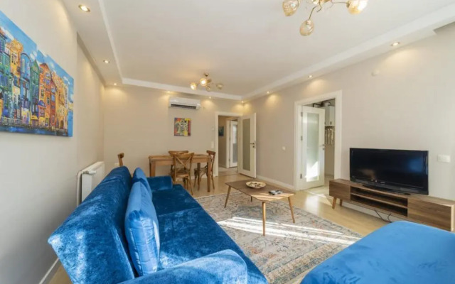 Cozy Flat with Balcony near Beach in Konyaalti