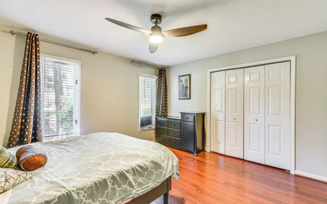 Pet friendly Charlotte Home w Deck Near Uptown