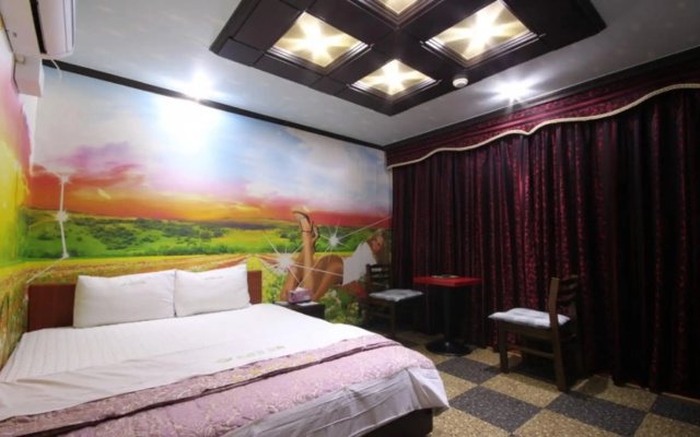 Paragon Motel