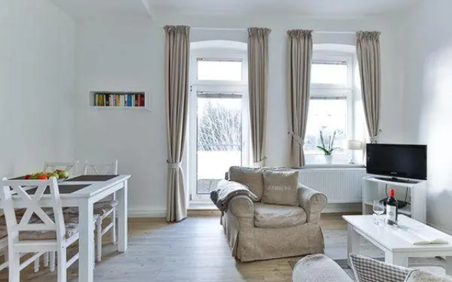 App-6-mit-suedbalkon-in-strandnaher-lage-baederstil-villa-in-wenningstedt-sylt