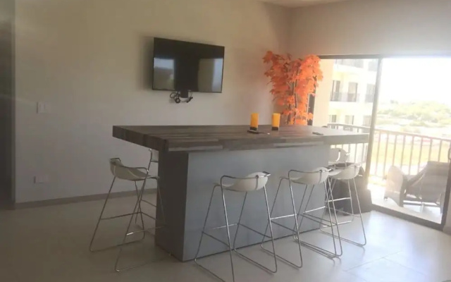 Jaco Bay Apt Overlooking Ocean and Pool