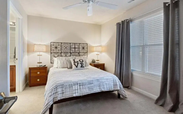 Modern Decor, Views, Grill, Workstation, Boat + 2 PWC Slips & Resort-style Amenities