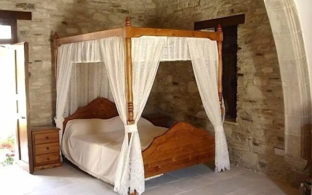 Romios Holiday Apartments