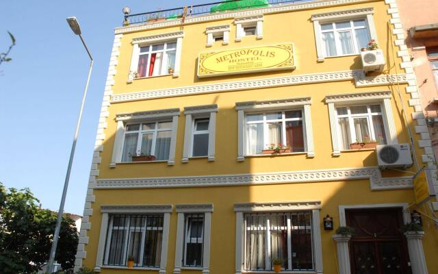 Metropolis Hostel & Guest House вид на фасад