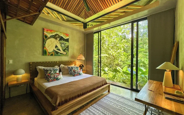 Caribbean Courtyard Villas 6 to 10 pp