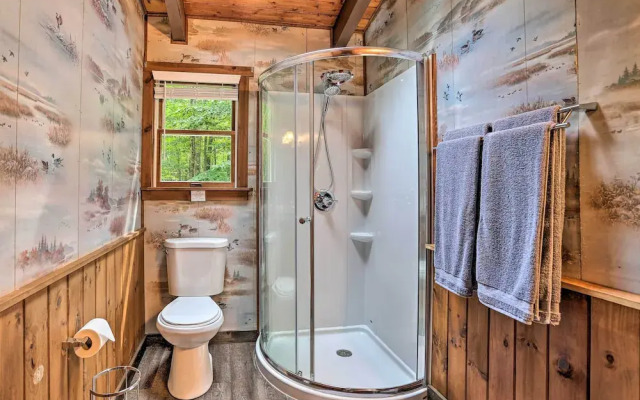 Pocono Log Cabin: Fireplace, Fire Pits & Amenities