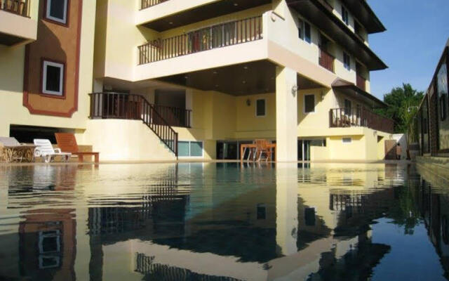 Отель Jomtien Beach Residence Таиланд, Паттайя - 1 отзыв об отеле, цены и фото номеров - забронировать отель Jomtien Beach Residence онлайн вид на фасад