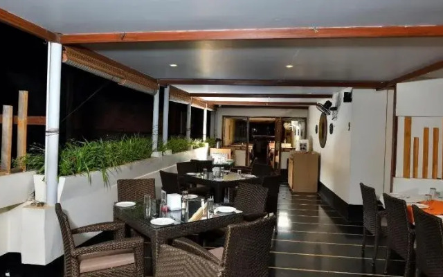 Western Lodge And Top In Town Bar And Resturant
