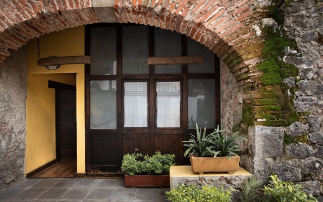 Отель Suites Los Camilos - Adults Only Мексика, Мехико - отзывы, цены и фото номеров - забронировать отель Suites Los Camilos - Adults Only онлайн вид на фасад