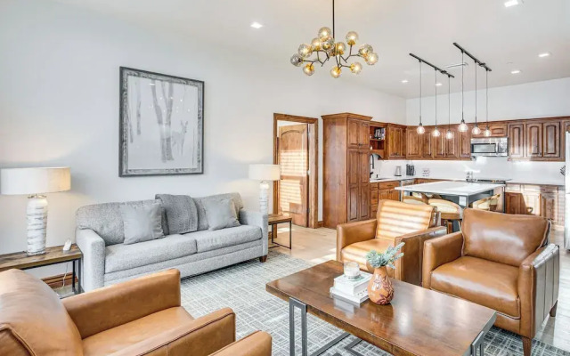 Mountain-view Condo in the Heart of Edwards!