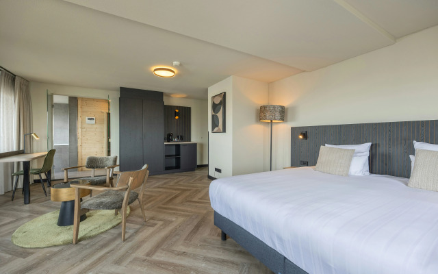 Leonardo Hotel IJmuiden Seaport Beach