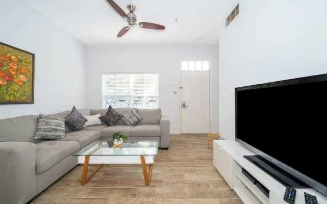 Charming 3brtownhome Near Disney