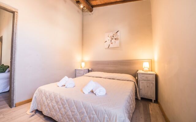 Отель A Few Steps to The Duomo Beautiful 2BD Apt Италия, Флоренция - отзывы, цены и фото номеров - забронировать отель A Few Steps to The Duomo Beautiful 2BD Apt онлайн вид на фасад