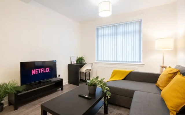 2 Bedroom Apartment-free Parking