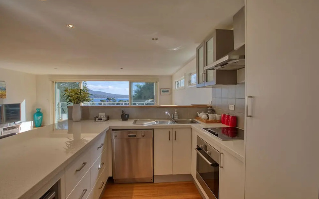 Seaview Apartment