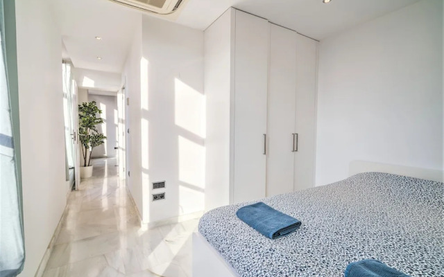 9-persons Apartment in Centre of Antwerp