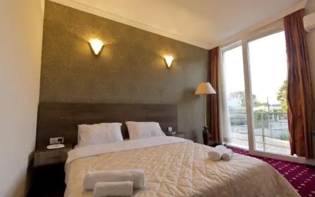 Orange Hotel