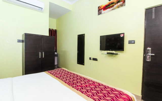 OYO 8680 Hotel Vaishnavi Inn