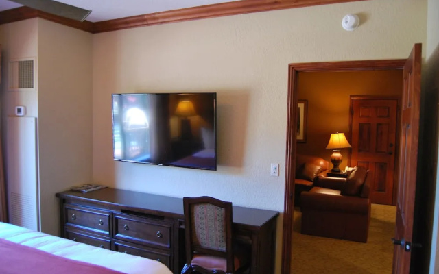 White Pines 2-BD at Westgate - Eureka