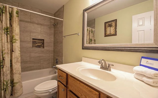 Oak Shores Condominiums