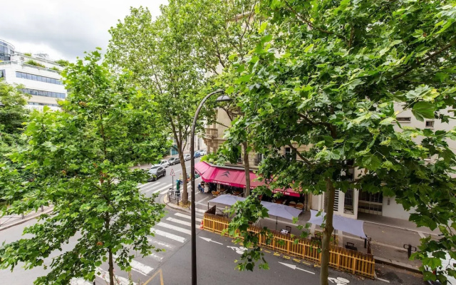 Apartment in Paris for 2 People