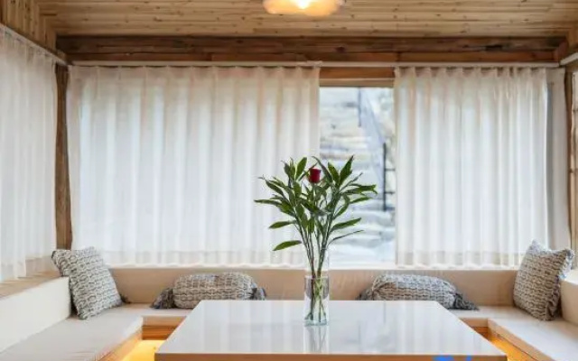 Tingtai Homestay (Titian Scenic Area)