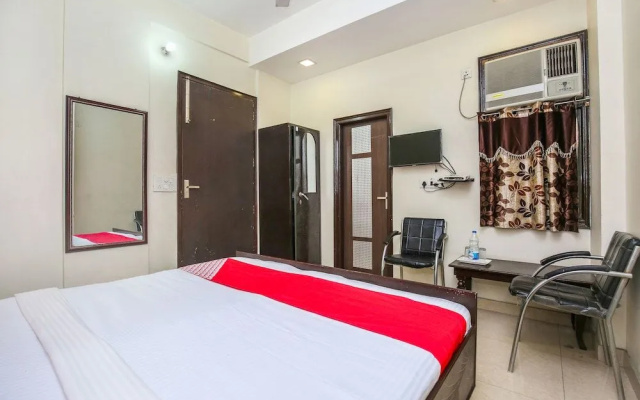OYO 24978 Maryada Hotel