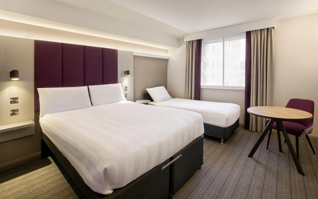 Premier Inn Gatwick Crawley - Goff's Park