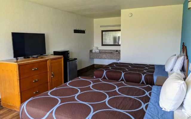 Garden Inn & Suites