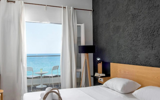Azure Mare Hotel
