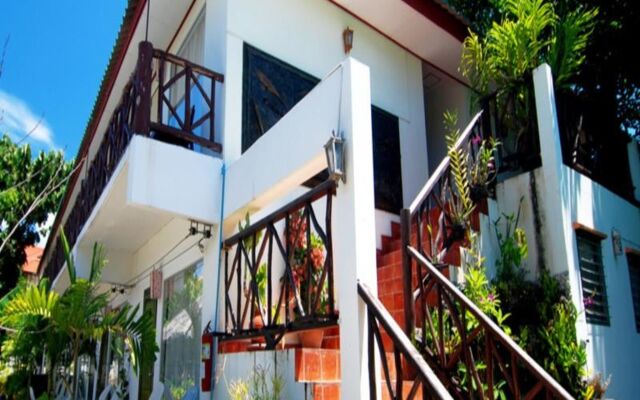 Отель Lanta Palace Resort And Beach Club Таиланд, Ланта - 1 отзыв об отеле, цены и фото номеров - забронировать отель Lanta Palace Resort And Beach Club онлайн вид на фасад