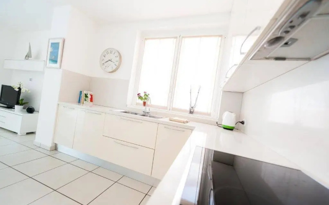 Modern 3 bedroom apartment on Lake Maggiore