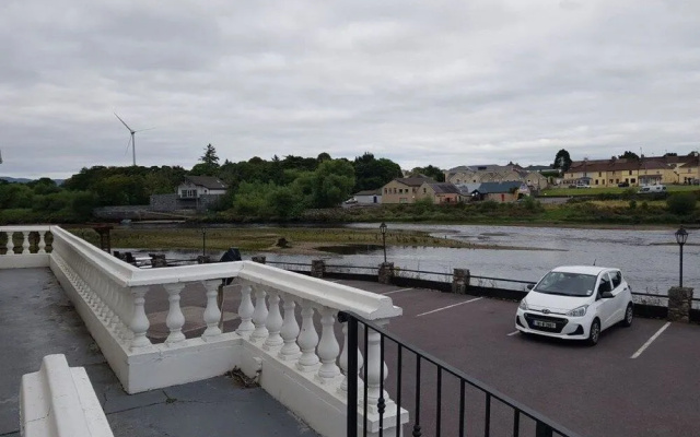 The River's Edge Guest House