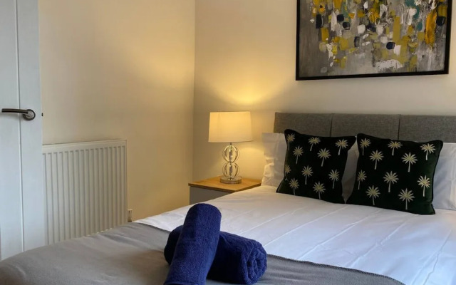 Stylish Bedford Town Centre Apartment 5 Sleeps 6 Fast Wi-fi