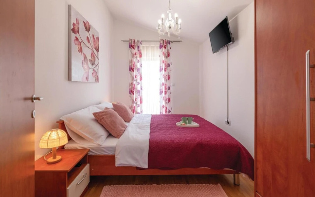 Stunning Home in Krvavici With Wifi and 4 Bedrooms
