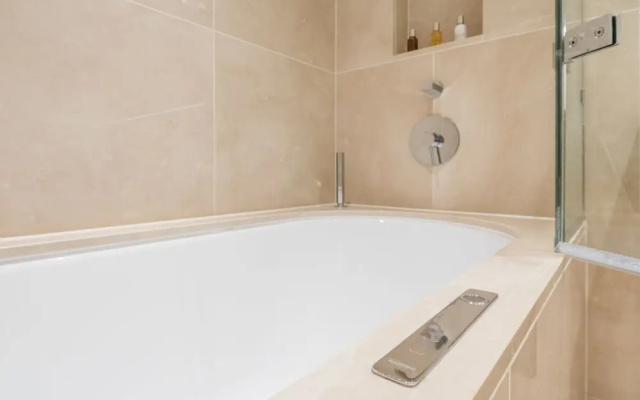 Luxurious Apartment by Richmond Park
