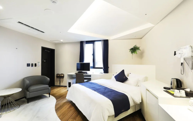 Cheonho Aria Hotel
