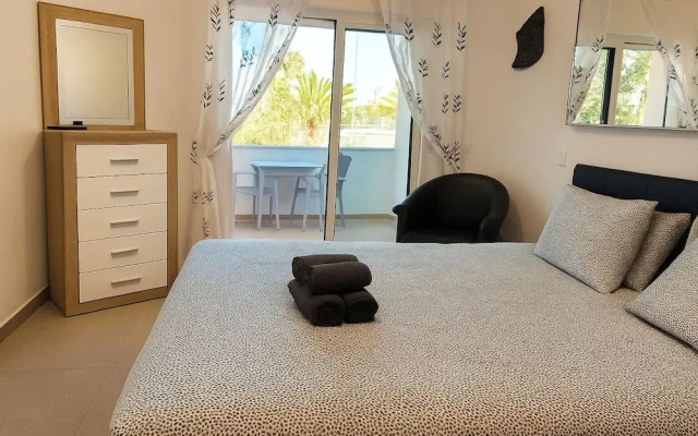 Lagos Marina View apt on Main Avenue Near Beaches