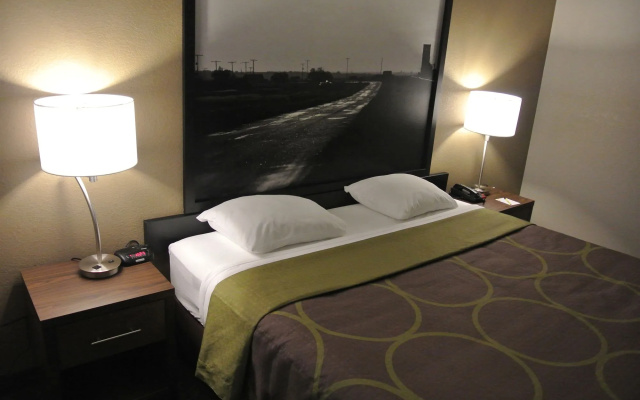 Home Inn and Suites Lloydminster