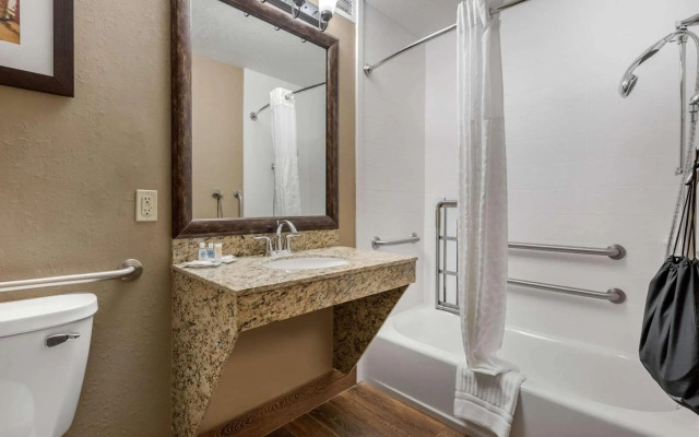 Comfort Suites near Route 66