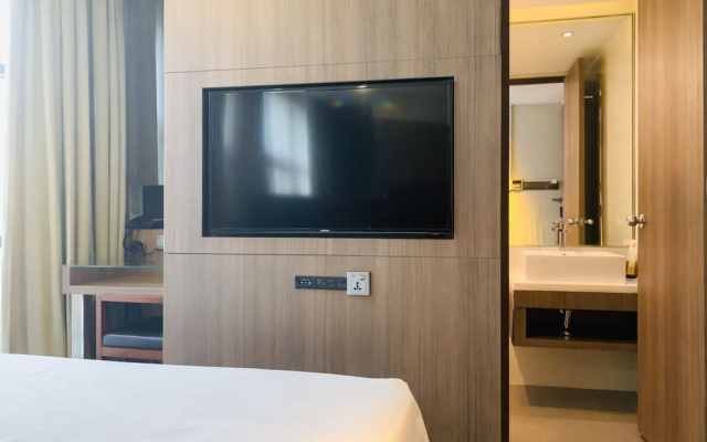 Amrise Hotel Kitchener Stay From 9PM to 8AM