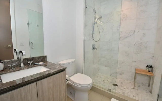 Ski-in/ski-out Elegant 5br/6ba 5 Bedroom Townhouse by Redawning