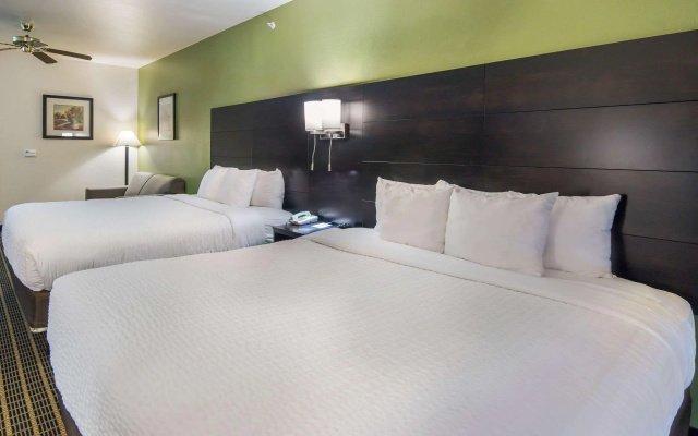 Clarion Inn & Suites Weatherford South