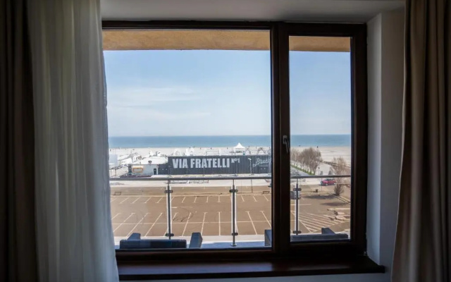 Summerland Sea-View Luxury Apartment